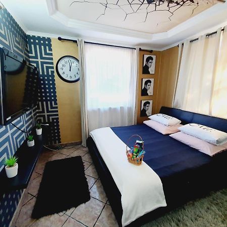 Airport Luxury Apartman 42 เวคชีส์ ภายนอก รูปภาพ