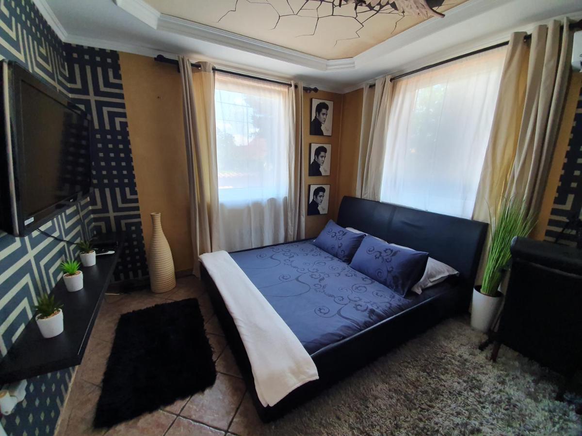 Airport Luxury Apartman 42 เวคชีส์ ภายนอก รูปภาพ