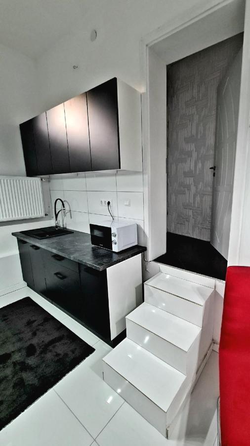 Airport Luxury Apartman 42 เวคชีส์ ภายนอก รูปภาพ