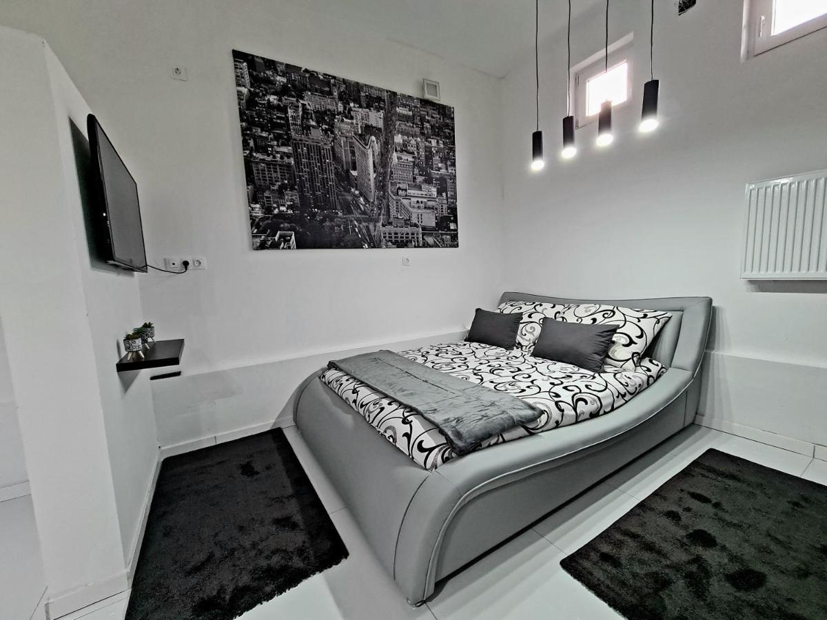 Airport Luxury Apartman 42 เวคชีส์ ภายนอก รูปภาพ