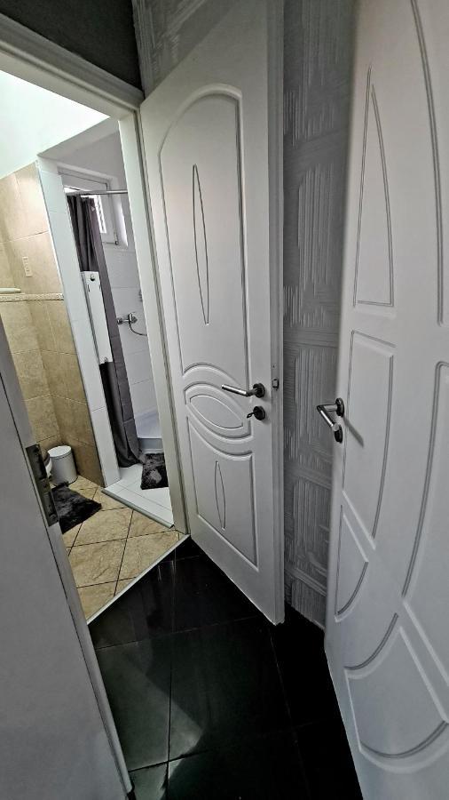 Airport Luxury Apartman 42 เวคชีส์ ภายนอก รูปภาพ
