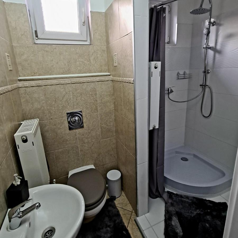 Airport Luxury Apartman 42 เวคชีส์ ภายนอก รูปภาพ