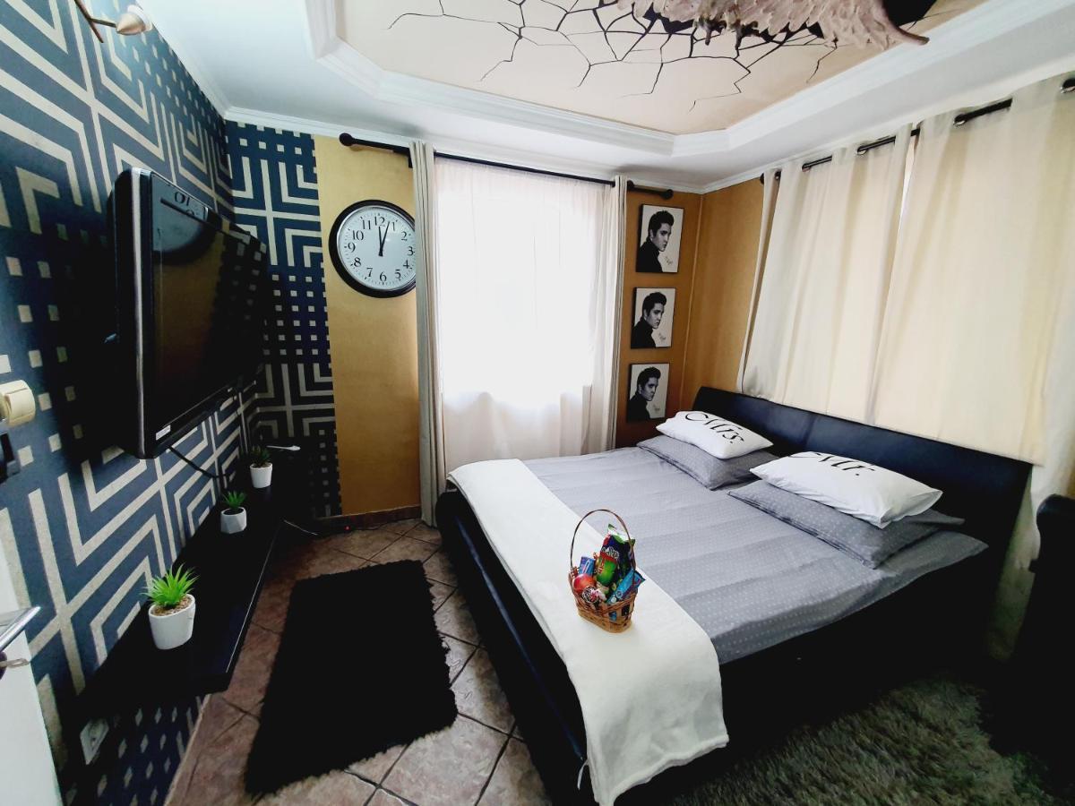 Airport Luxury Apartman 42 เวคชีส์ ภายนอก รูปภาพ
