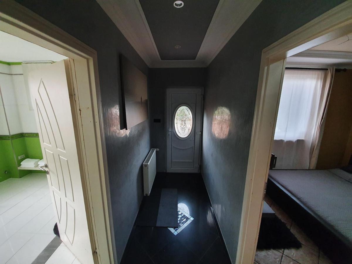 Airport Luxury Apartman 42 เวคชีส์ ภายนอก รูปภาพ